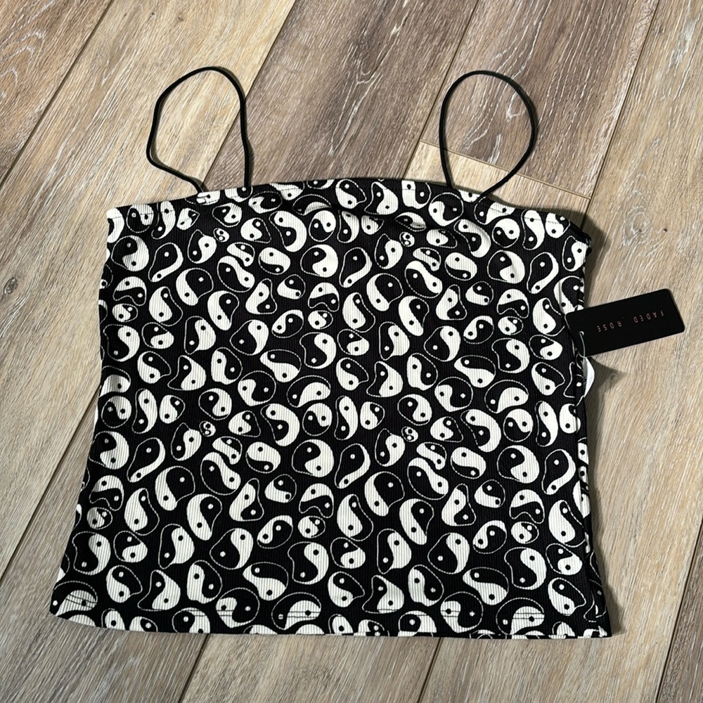 NWT Faded Rose Ribbed Yin Yang Cropped Tank Top Size Large